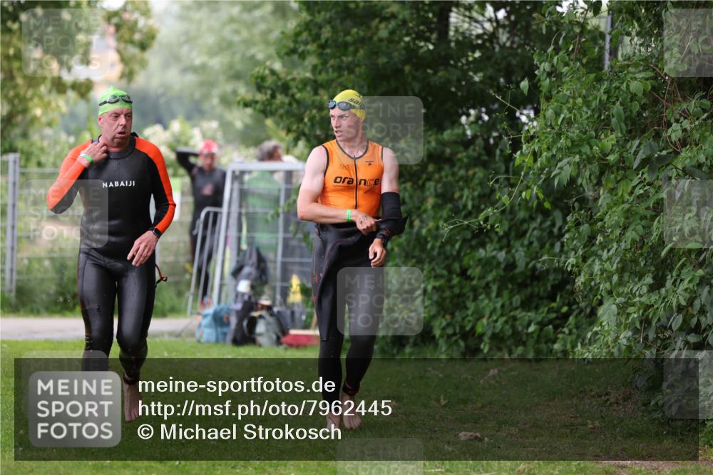 15.06.2025 - 7 Türme Triathlon Michael Strokosch http://msf.ph/oto/7962445 15.06.2025 12:14:48 Schwimmen 375, 448, 477, 504, 651, 655 meine-sportfotos.de