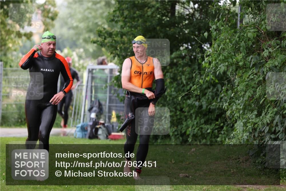 15.06.2025 - 7 Türme Triathlon Michael Strokosch http://msf.ph/oto/7962451 15.06.2025 12:14:49 Schwimmen 375, 448, 477, 504, 651, 655 meine-sportfotos.de