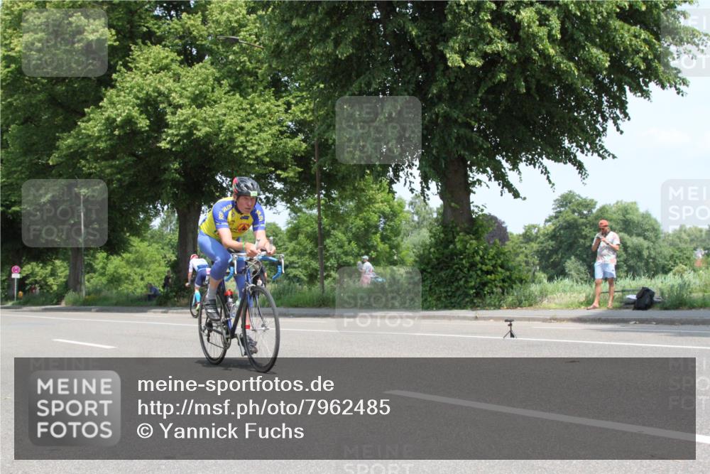 15.06.2025 - 7 Türme Triathlon Yannick Fuchs http://msf.ph/oto/7962485 15.06.2025 12:41:29 Radfahren  meine-sportfotos.de