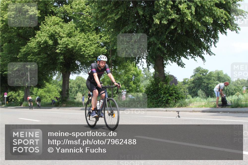 15.06.2025 - 7 Türme Triathlon Yannick Fuchs http://msf.ph/oto/7962488 15.06.2025 12:42:05 Radfahren  meine-sportfotos.de