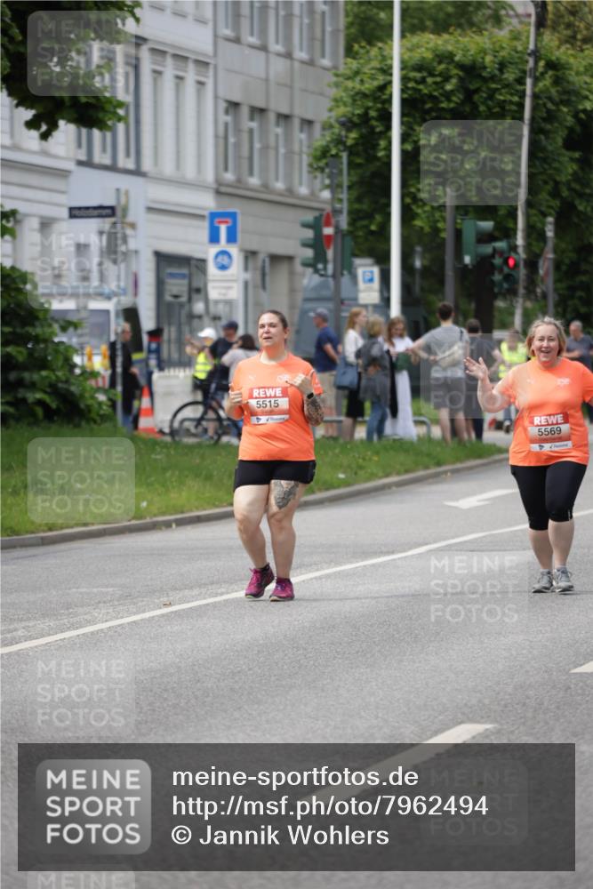 15.06.2025 - REWE Women's Run Jannik Wohlers http://msf.ph/oto/7962494 15.06.2025 09:47:13 Laufen 5515, 5569 meine-sportfotos.de