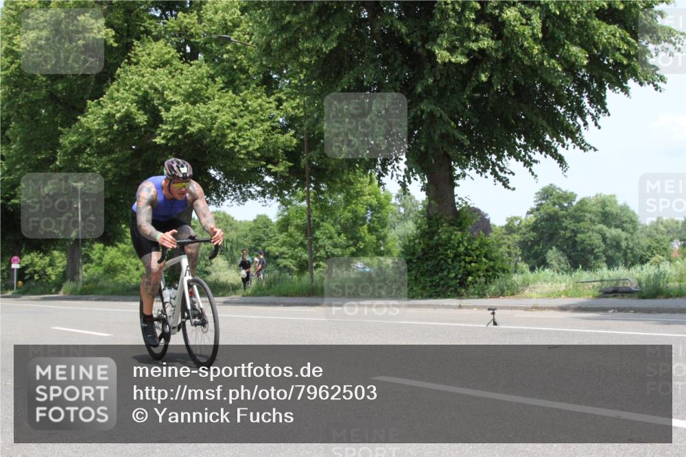 15.06.2025 - 7 Türme Triathlon Yannick Fuchs http://msf.ph/oto/7962503 15.06.2025 12:42:37 Radfahren  meine-sportfotos.de
