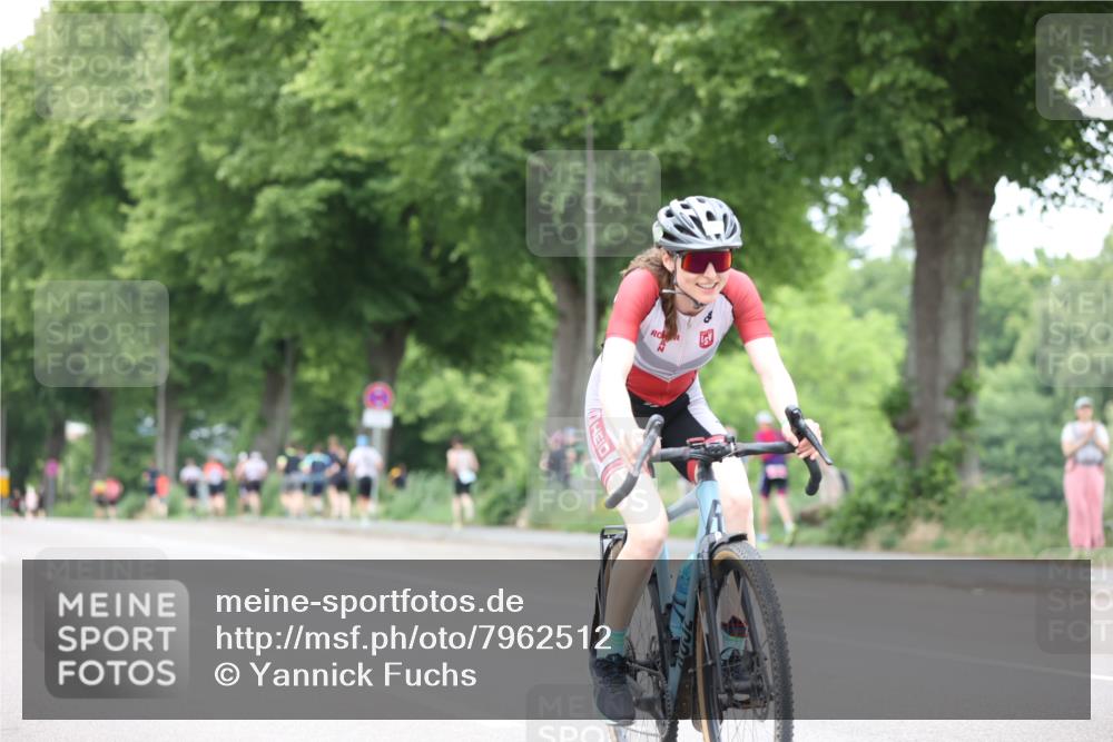 15.06.2025 - 7 Türme Triathlon Yannick Fuchs http://msf.ph/oto/7962512 15.06.2025 13:51:56 Radfahren 823, 845 meine-sportfotos.de