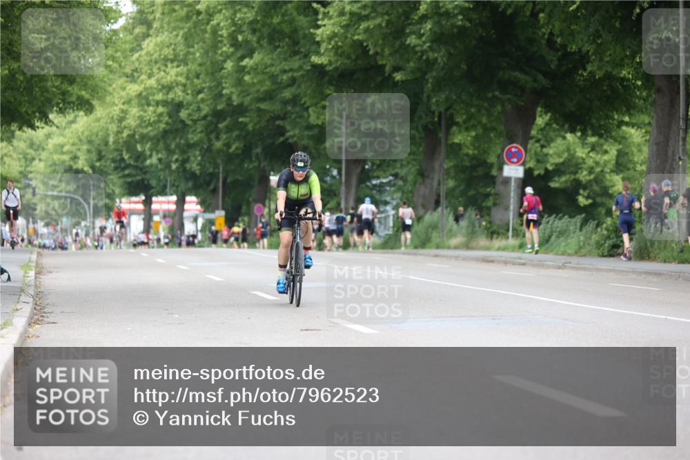 15.06.2025 - 7 Türme Triathlon Yannick Fuchs http://msf.ph/oto/7962523 15.06.2025 13:52:05 Radfahren 418 meine-sportfotos.de
