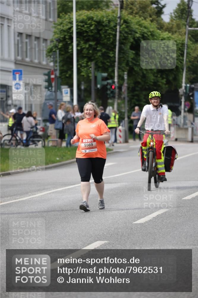 15.06.2025 - REWE Women's Run Jannik Wohlers http://msf.ph/oto/7962531 15.06.2025 09:47:15 Laufen 5569 meine-sportfotos.de