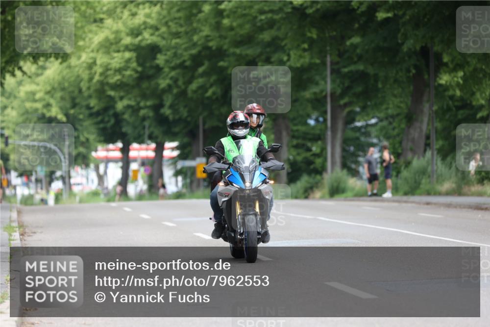 15.06.2025 - 7 Türme Triathlon Yannick Fuchs http://msf.ph/oto/7962553 15.06.2025 11:03:24 Radfahren  meine-sportfotos.de