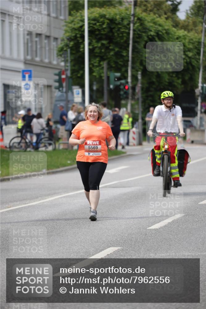 15.06.2025 - REWE Women's Run Jannik Wohlers http://msf.ph/oto/7962556 15.06.2025 09:47:16 Laufen 5569 meine-sportfotos.de