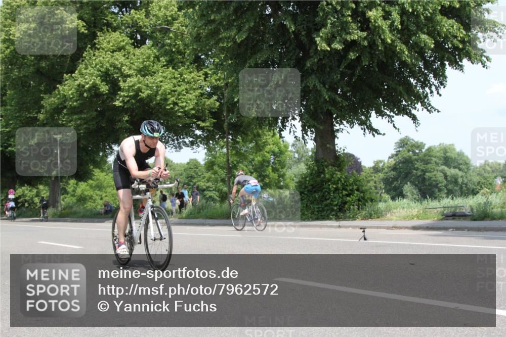 15.06.2025 - 7 Türme Triathlon Yannick Fuchs http://msf.ph/oto/7962572 15.06.2025 12:42:50 Radfahren  meine-sportfotos.de