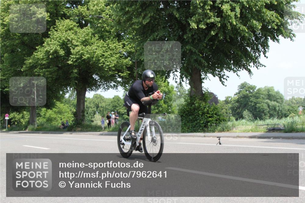 15.06.2025 - 7 Türme Triathlon Yannick Fuchs http://msf.ph/oto/7962641 15.06.2025 12:44:03 Radfahren  meine-sportfotos.de
