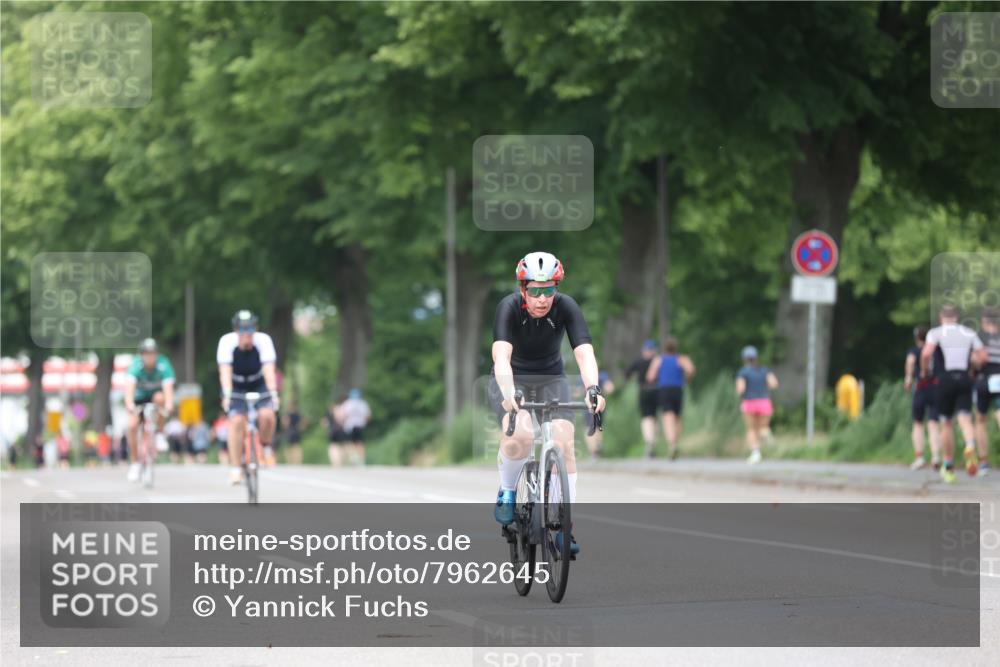 15.06.2025 - 7 Türme Triathlon Yannick Fuchs http://msf.ph/oto/7962645 15.06.2025 13:52:17 Radfahren 1000, 1083 meine-sportfotos.de
