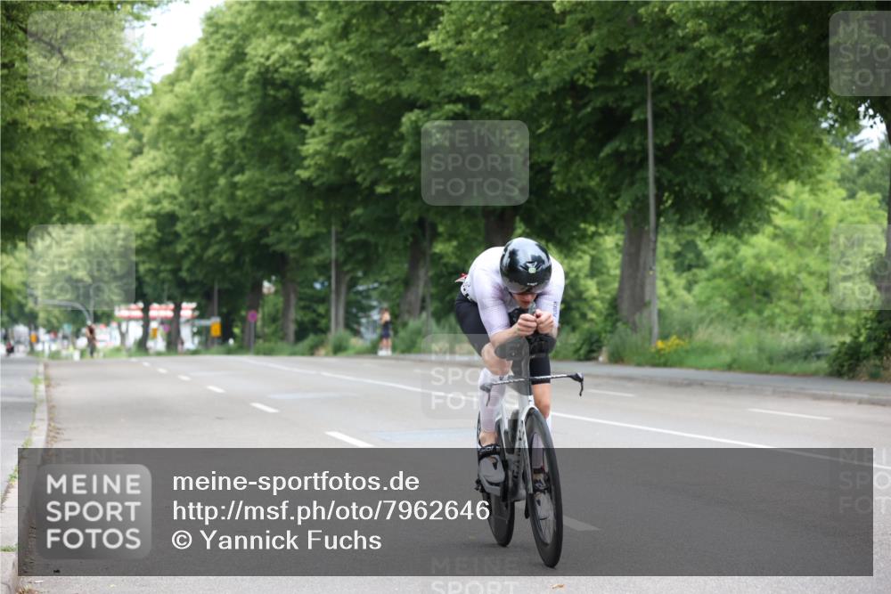15.06.2025 - 7 Türme Triathlon Yannick Fuchs http://msf.ph/oto/7962646 15.06.2025 11:05:26 Radfahren  meine-sportfotos.de