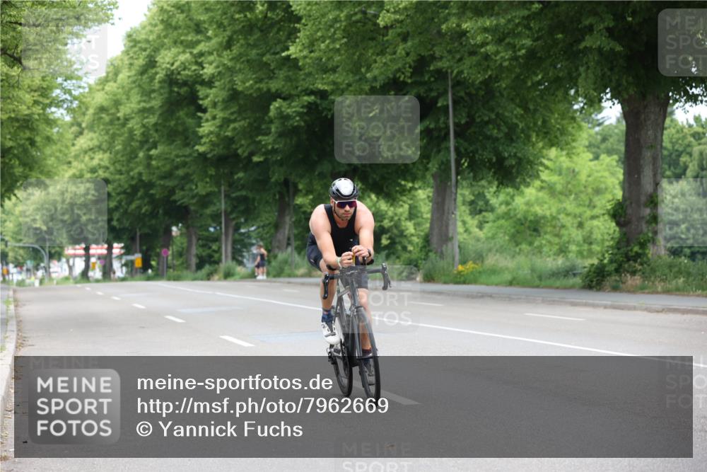 15.06.2025 - 7 Türme Triathlon Yannick Fuchs http://msf.ph/oto/7962669 15.06.2025 11:05:34 Radfahren 295 meine-sportfotos.de