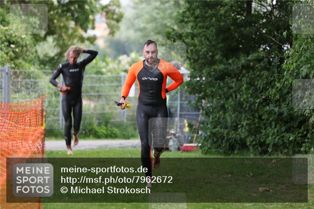 15.06.2025 - 7 Türme Triathlon Michael Strokosch http://msf.ph/oto/7962672 15.06.2025 12:15:01 Schwimmen 375, 448, 477, 504, 651, 655 meine-sportfotos.de