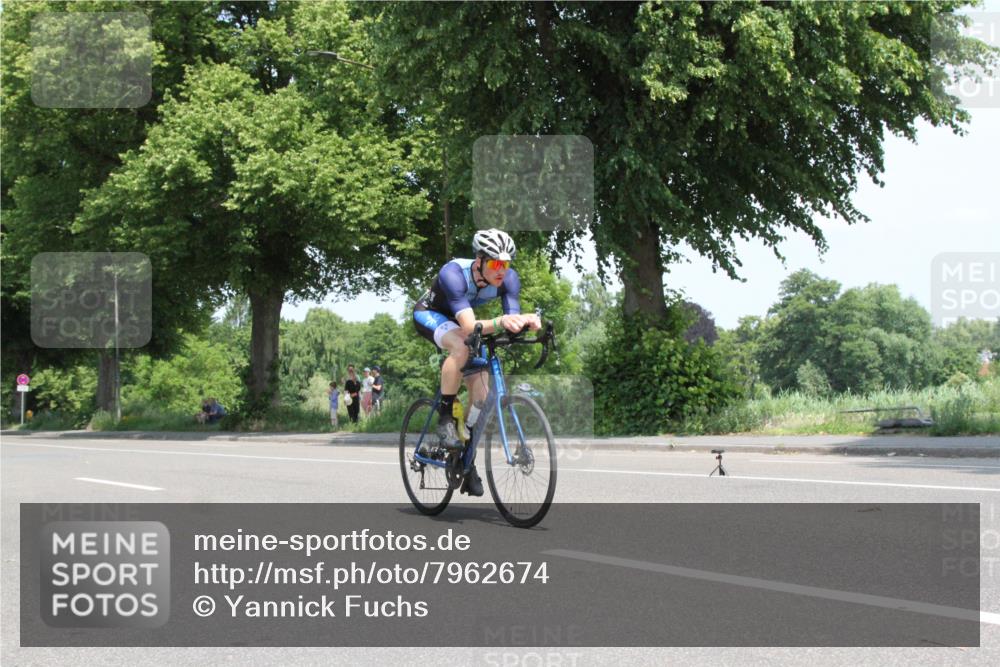 15.06.2025 - 7 Türme Triathlon Yannick Fuchs http://msf.ph/oto/7962674 15.06.2025 12:44:28 Radfahren  meine-sportfotos.de