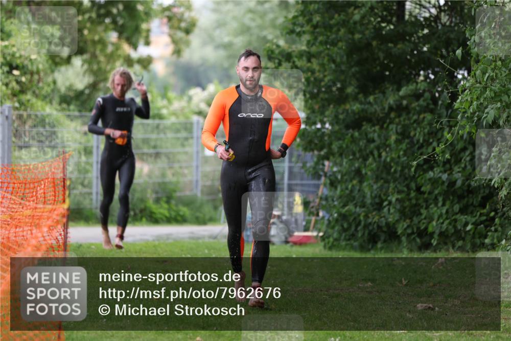 15.06.2025 - 7 Türme Triathlon Michael Strokosch http://msf.ph/oto/7962676 15.06.2025 12:15:01 Schwimmen 375, 448, 477, 504, 651, 655 meine-sportfotos.de