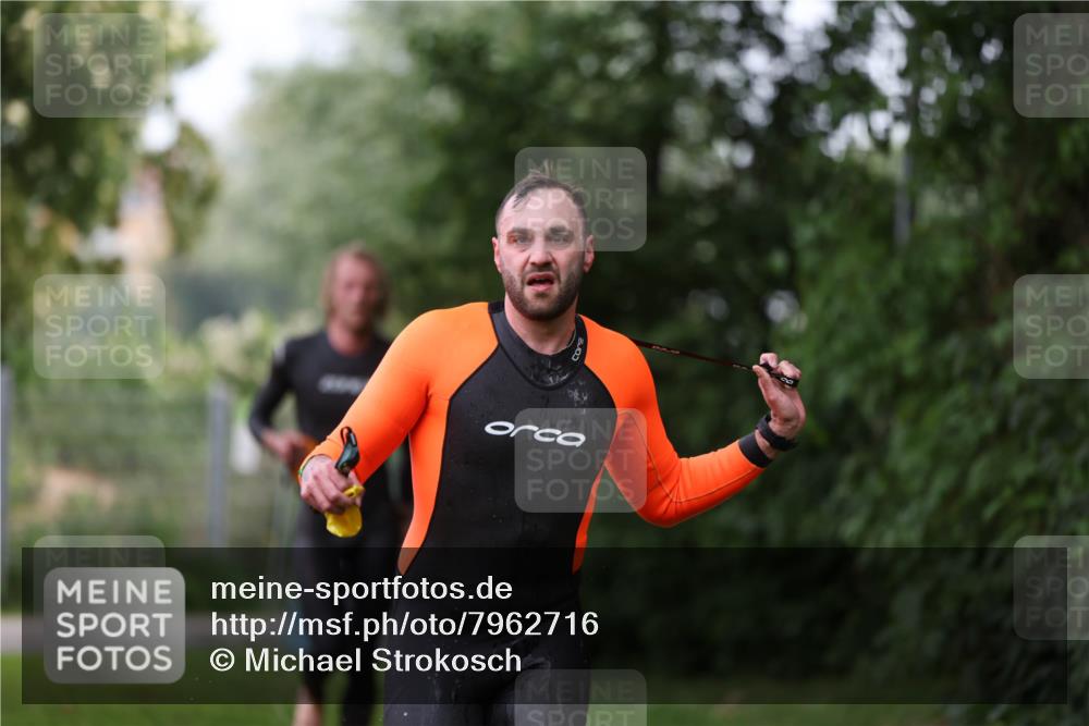 15.06.2025 - 7 Türme Triathlon Michael Strokosch http://msf.ph/oto/7962716 15.06.2025 12:15:04 Schwimmen 375, 448, 477, 504, 651, 655 meine-sportfotos.de