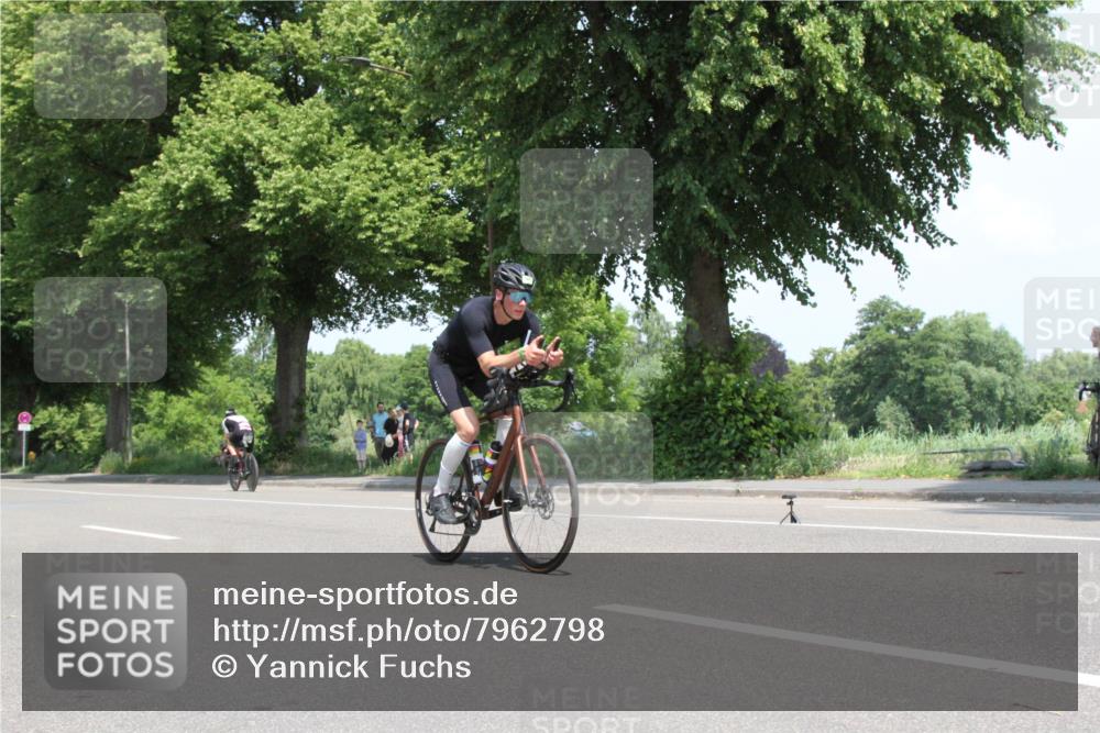 15.06.2025 - 7 Türme Triathlon Yannick Fuchs http://msf.ph/oto/7962798 15.06.2025 12:45:53 Radfahren  meine-sportfotos.de