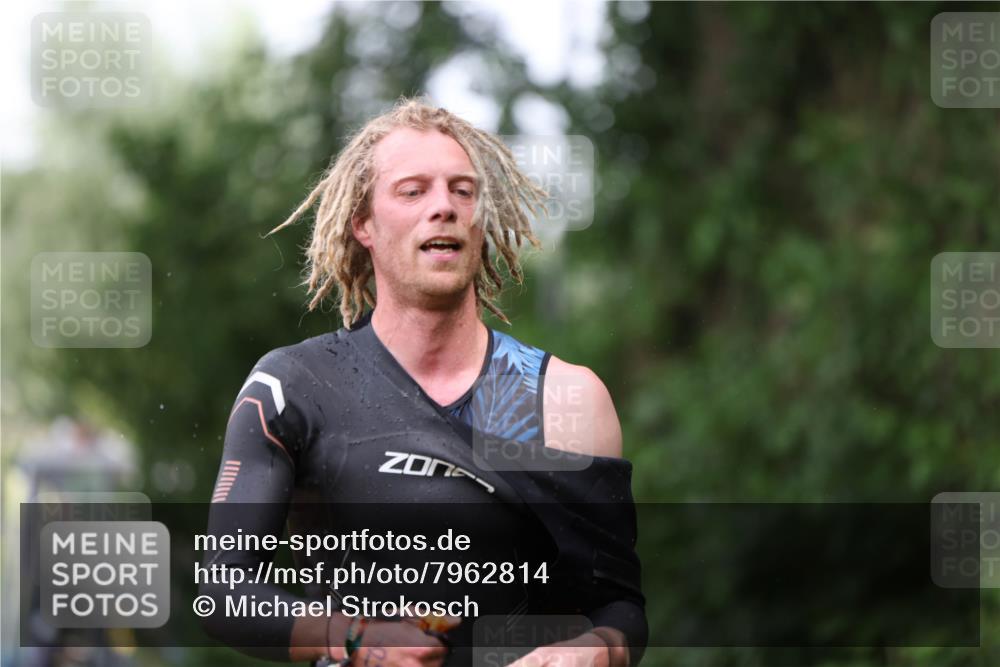 15.06.2025 - 7 Türme Triathlon Michael Strokosch http://msf.ph/oto/7962814 15.06.2025 12:15:08 Schwimmen 375, 504, 651 meine-sportfotos.de