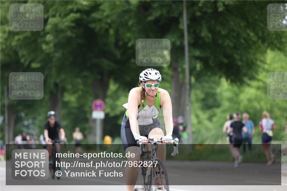 15.06.2025 - 7 Türme Triathlon Yannick Fuchs http://msf.ph/oto/7962827 15.06.2025 13:52:30 Radfahren 556, 729, 799, 1038 meine-sportfotos.de