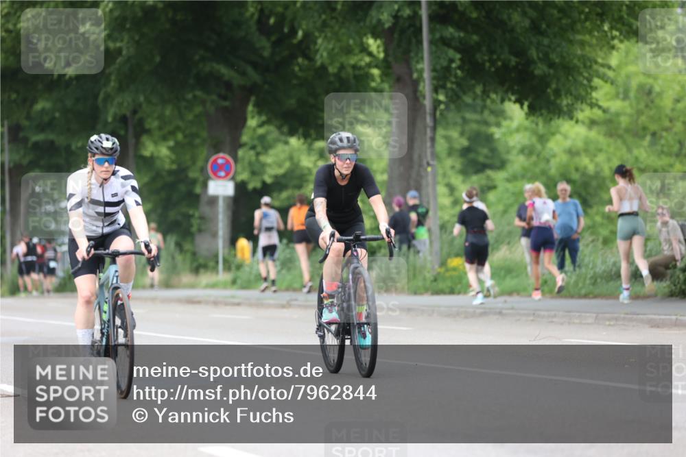 15.06.2025 - 7 Türme Triathlon Yannick Fuchs http://msf.ph/oto/7962844 15.06.2025 13:52:31 Radfahren 556, 729, 799, 1038 meine-sportfotos.de