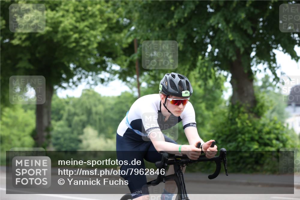 15.06.2025 - 7 Türme Triathlon Yannick Fuchs http://msf.ph/oto/7962846 15.06.2025 11:06:04 Radfahren 201, 290 meine-sportfotos.de