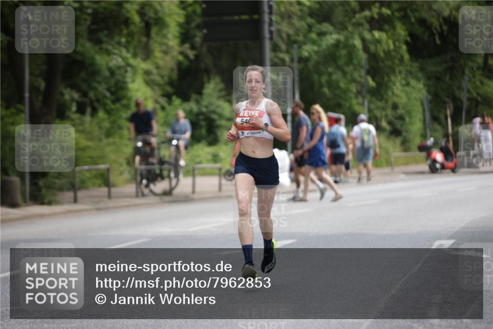15.06.2025 - REWE Women's Run Jannik Wohlers http://msf.ph/oto/7962853 15.06.2025 09:56:26 Laufen 54 meine-sportfotos.de