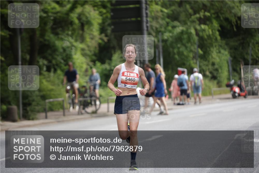 15.06.2025 - REWE Women's Run Jannik Wohlers http://msf.ph/oto/7962879 15.06.2025 09:56:27 Laufen 5460 meine-sportfotos.de