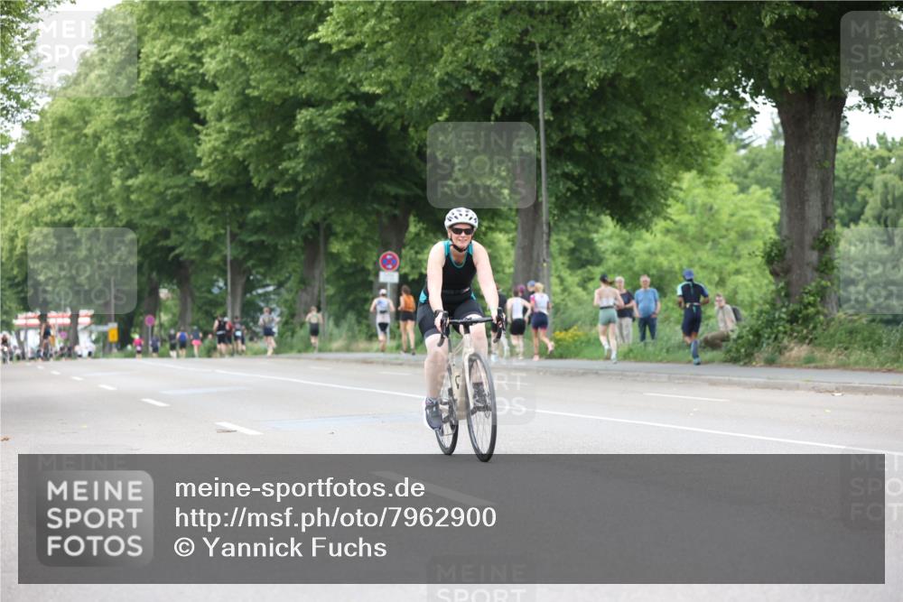 15.06.2025 - 7 Türme Triathlon Yannick Fuchs http://msf.ph/oto/7962900 15.06.2025 13:52:33 Radfahren 556, 729, 799, 1038 meine-sportfotos.de