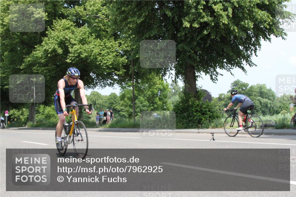 15.06.2025 - 7 Türme Triathlon Yannick Fuchs http://msf.ph/oto/7962925 15.06.2025 12:46:49 Radfahren  meine-sportfotos.de