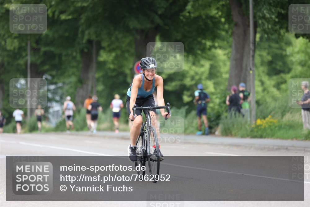 15.06.2025 - 7 Türme Triathlon Yannick Fuchs http://msf.ph/oto/7962952 15.06.2025 13:52:40 Radfahren 703 meine-sportfotos.de