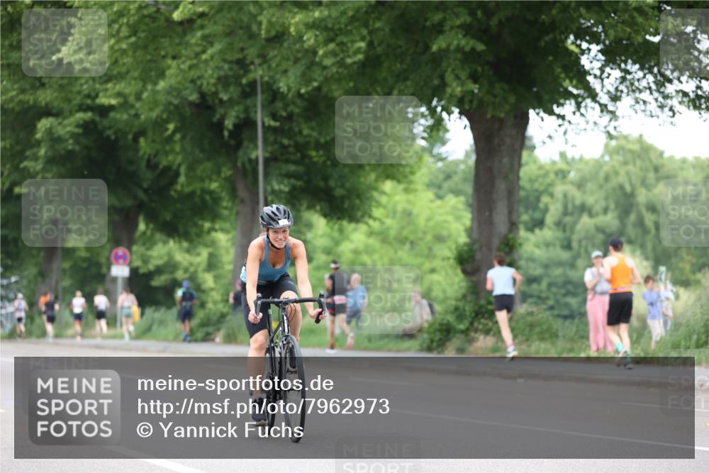 15.06.2025 - 7 Türme Triathlon Yannick Fuchs http://msf.ph/oto/7962973 15.06.2025 13:52:41 Radfahren 703 meine-sportfotos.de
