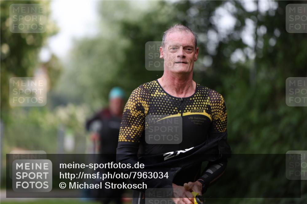 15.06.2025 - 7 Türme Triathlon Michael Strokosch http://msf.ph/oto/7963034 15.06.2025 12:15:30 Schwimmen 366, 490, 565, 671 meine-sportfotos.de