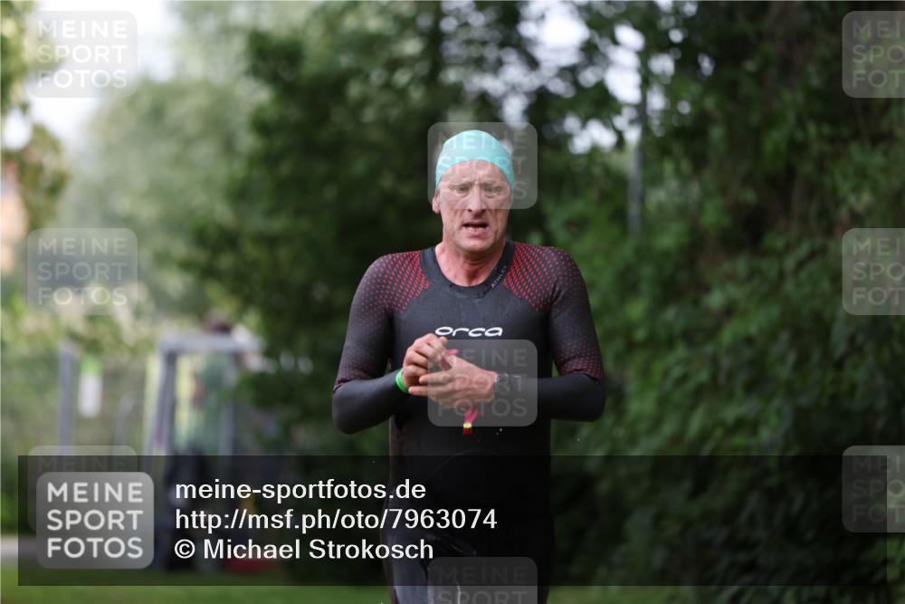 15.06.2025 - 7 Türme Triathlon Michael Strokosch http://msf.ph/oto/7963074 15.06.2025 12:15:33 Schwimmen 366, 490, 500, 565, 671 meine-sportfotos.de