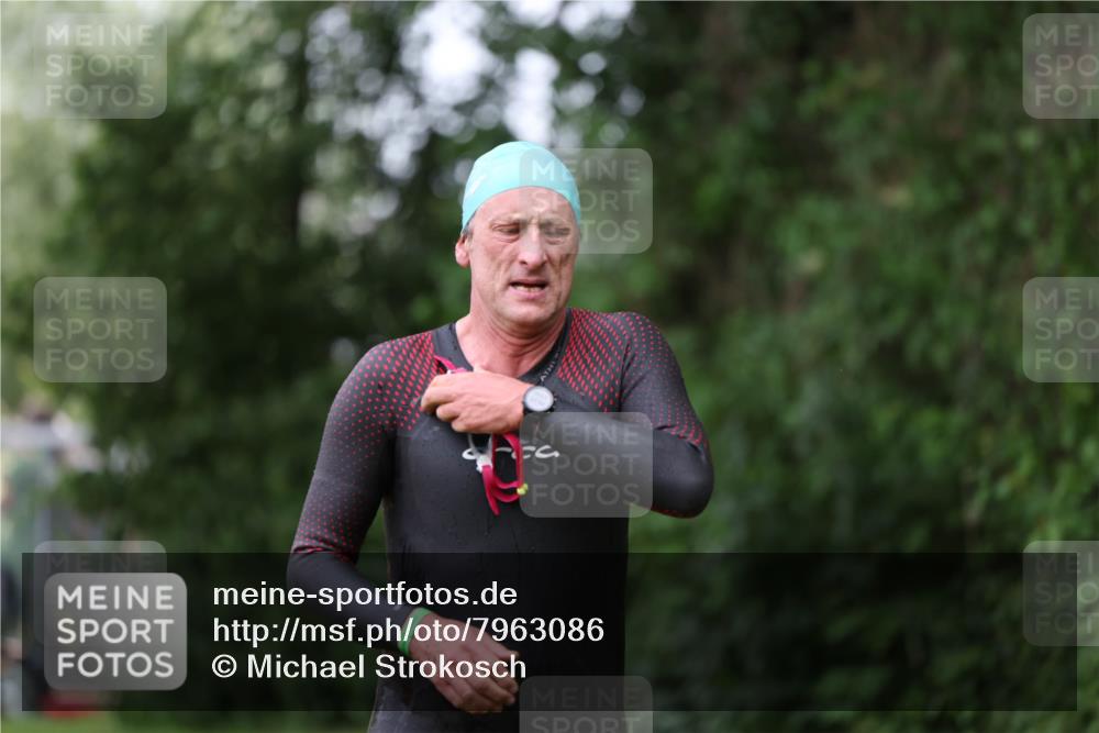 15.06.2025 - 7 Türme Triathlon Michael Strokosch http://msf.ph/oto/7963086 15.06.2025 12:15:34 Schwimmen 366, 490, 500, 565, 671 meine-sportfotos.de