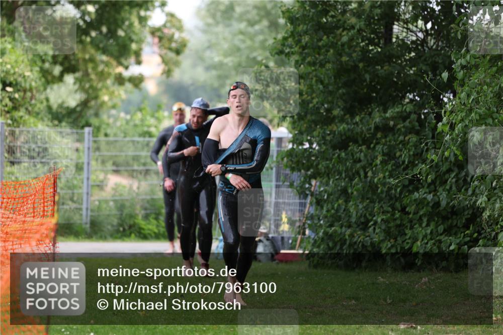 15.06.2025 - 7 Türme Triathlon Michael Strokosch http://msf.ph/oto/7963100 15.06.2025 12:15:45 Schwimmen 366, 446, 500, 503, 537, 575, 583 meine-sportfotos.de