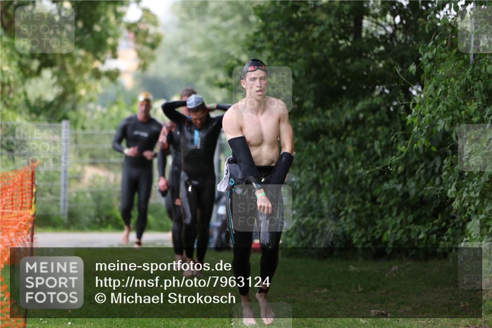 15.06.2025 - 7 Türme Triathlon Michael Strokosch http://msf.ph/oto/7963124 15.06.2025 12:15:46 Schwimmen 366, 446, 500, 503, 537, 575, 583 meine-sportfotos.de