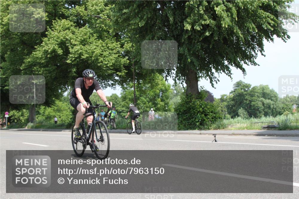 15.06.2025 - 7 Türme Triathlon Yannick Fuchs http://msf.ph/oto/7963150 15.06.2025 12:48:07 Radfahren  meine-sportfotos.de