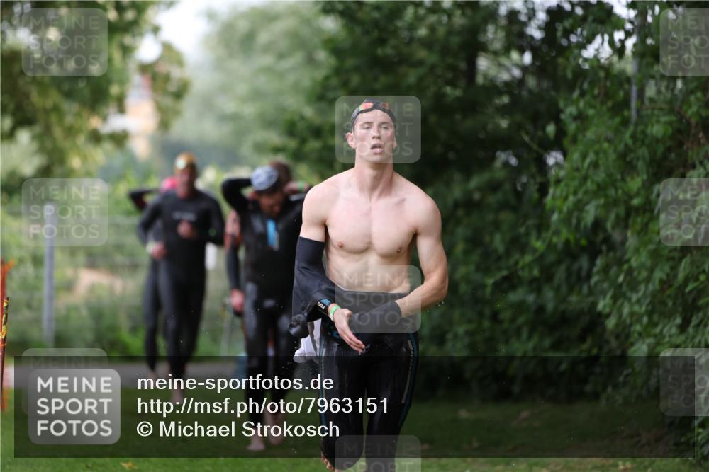 15.06.2025 - 7 Türme Triathlon Michael Strokosch http://msf.ph/oto/7963151 15.06.2025 12:15:47 Schwimmen 366, 446, 500, 503, 537, 575, 583 meine-sportfotos.de