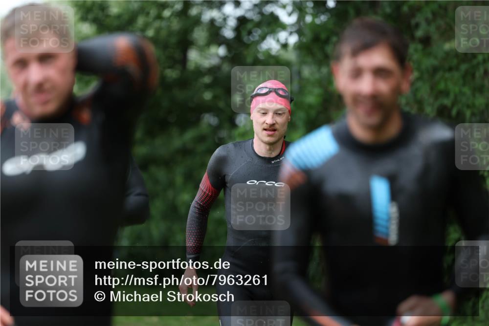 15.06.2025 - 7 Türme Triathlon Michael Strokosch http://msf.ph/oto/7963261 15.06.2025 12:15:54 Schwimmen 366, 446, 500, 503, 537, 567, 575, 583 meine-sportfotos.de