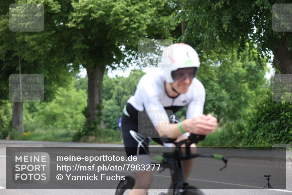 15.06.2025 - 7 Türme Triathlon Yannick Fuchs http://msf.ph/oto/7963277 15.06.2025 11:09:18 Radfahren  meine-sportfotos.de