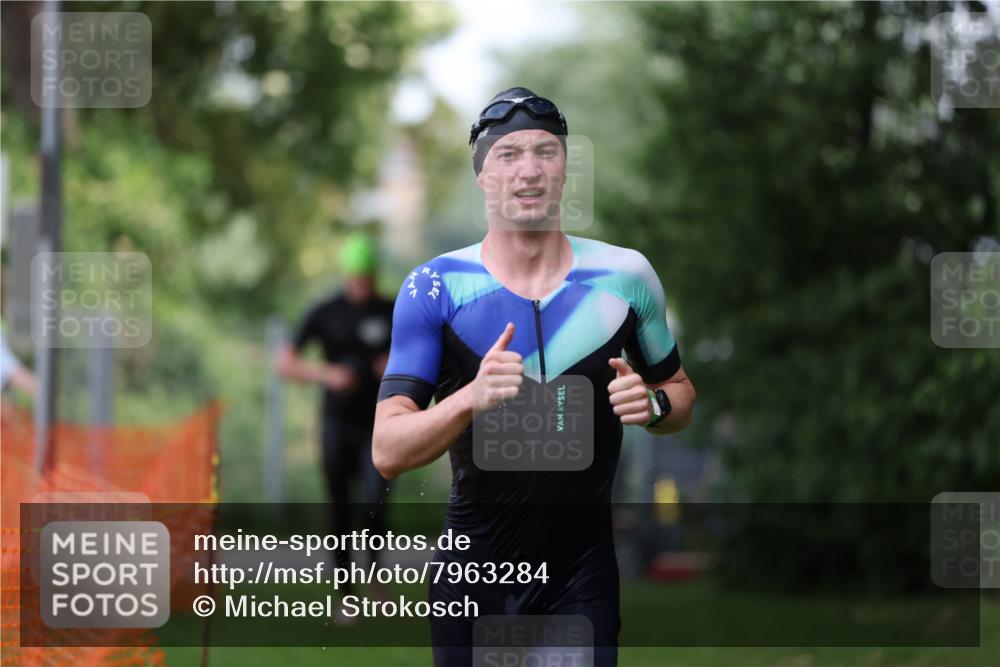 15.06.2025 - 7 Türme Triathlon Michael Strokosch http://msf.ph/oto/7963284 15.06.2025 12:15:56 Schwimmen 366, 411, 446, 500, 503, 537, 567, 575, 583 meine-sportfotos.de