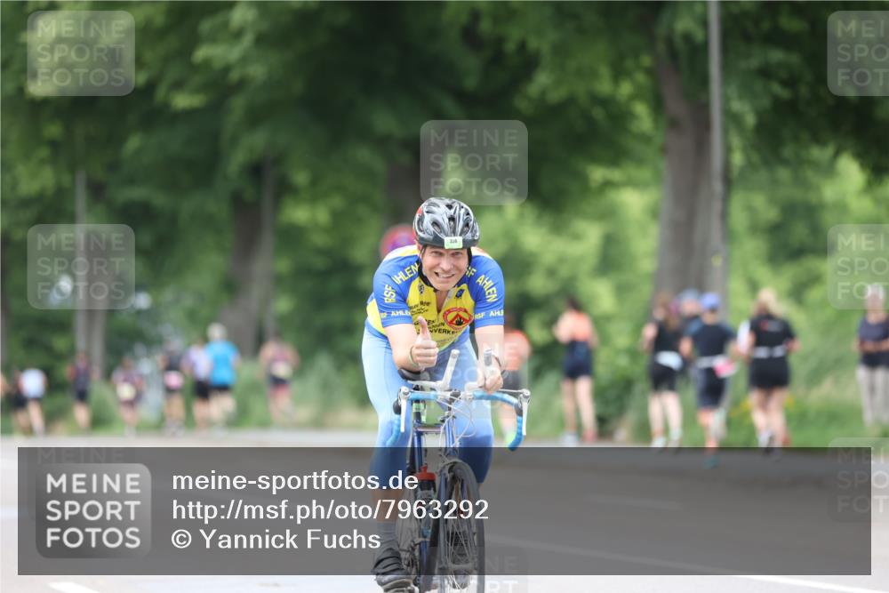 15.06.2025 - 7 Türme Triathlon Yannick Fuchs http://msf.ph/oto/7963292 15.06.2025 13:53:10 Radfahren 336, 800 meine-sportfotos.de