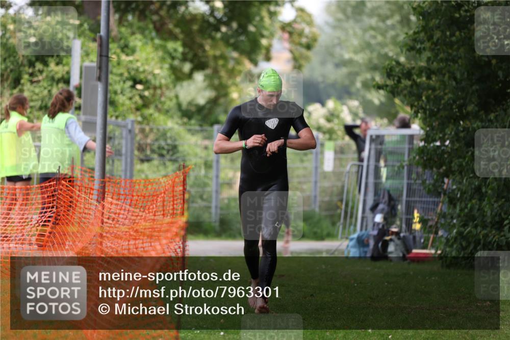 15.06.2025 - 7 Türme Triathlon Michael Strokosch http://msf.ph/oto/7963301 15.06.2025 12:15:57 Schwimmen 411, 446, 500, 503, 537, 567, 575, 583 meine-sportfotos.de