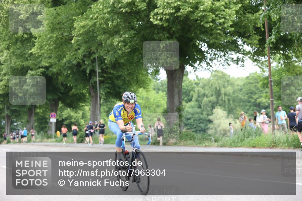 15.06.2025 - 7 Türme Triathlon Yannick Fuchs http://msf.ph/oto/7963304 15.06.2025 13:53:11 Radfahren 336, 800, 1194 meine-sportfotos.de
