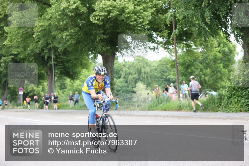 15.06.2025 - 7 Türme Triathlon Yannick Fuchs http://msf.ph/oto/7963307 15.06.2025 13:53:11 Radfahren 336, 800, 1194 meine-sportfotos.de