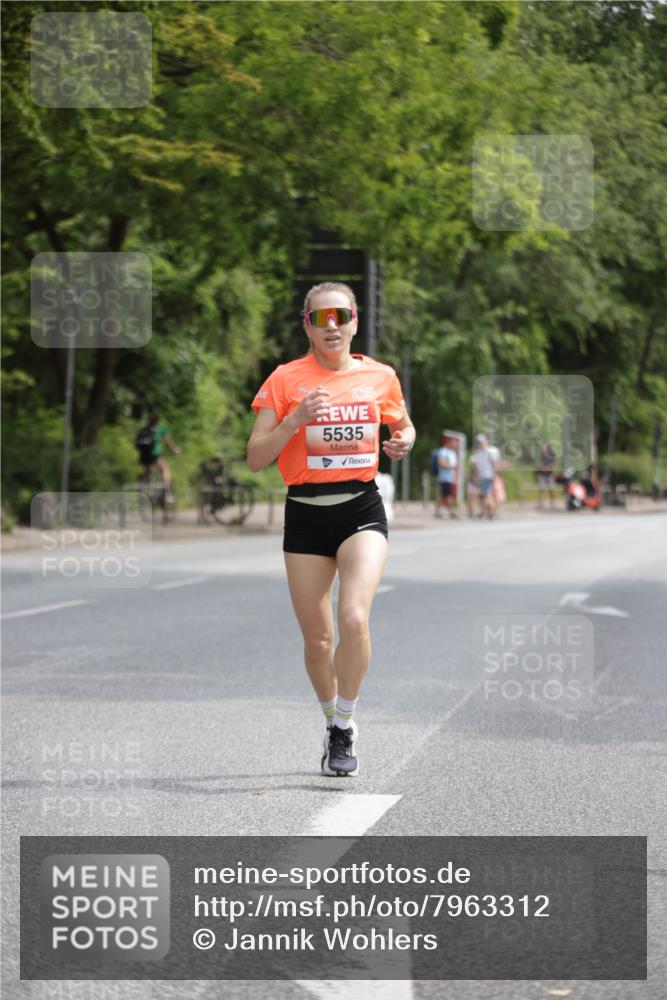 15.06.2025 - REWE Women's Run Jannik Wohlers http://msf.ph/oto/7963312 15.06.2025 09:57:38 Laufen 5535 meine-sportfotos.de