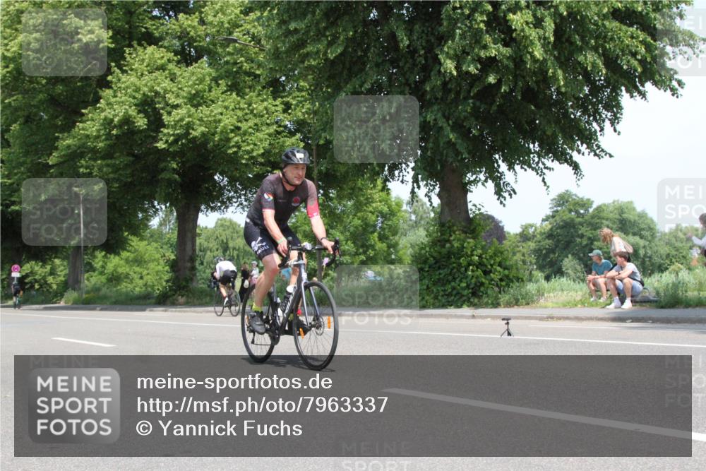 15.06.2025 - 7 Türme Triathlon Yannick Fuchs http://msf.ph/oto/7963337 15.06.2025 12:49:56 Radfahren  meine-sportfotos.de