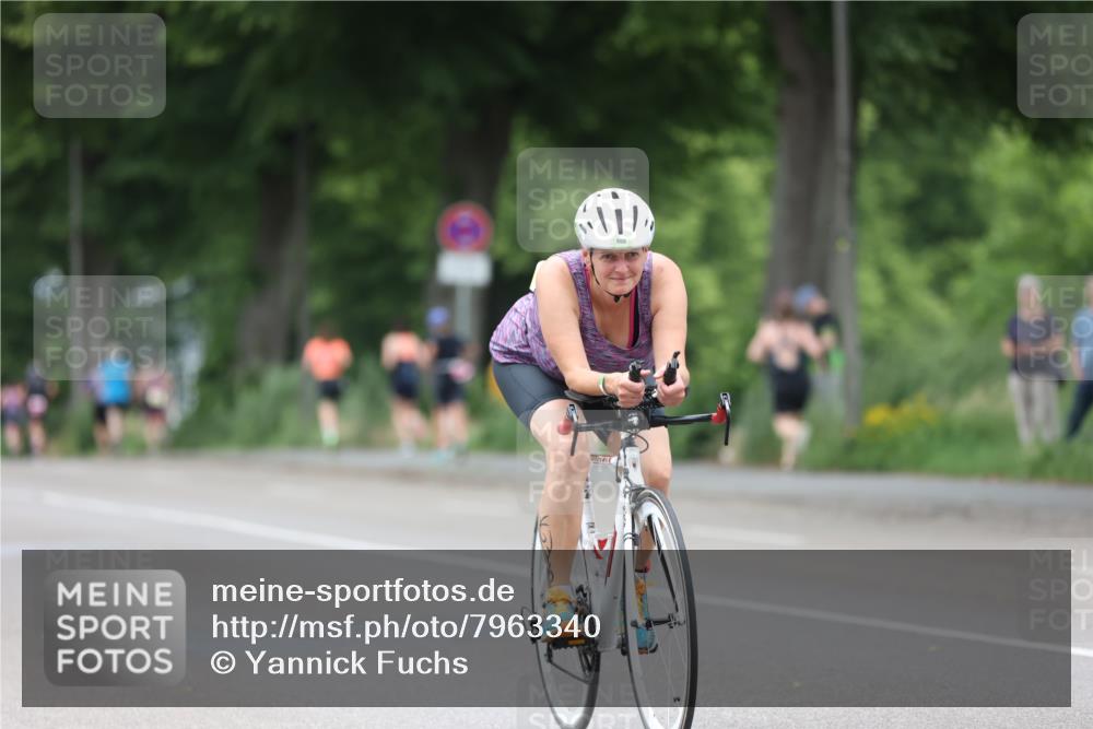 15.06.2025 - 7 Türme Triathlon Yannick Fuchs http://msf.ph/oto/7963340 15.06.2025 13:53:16 Radfahren 800, 1194 meine-sportfotos.de