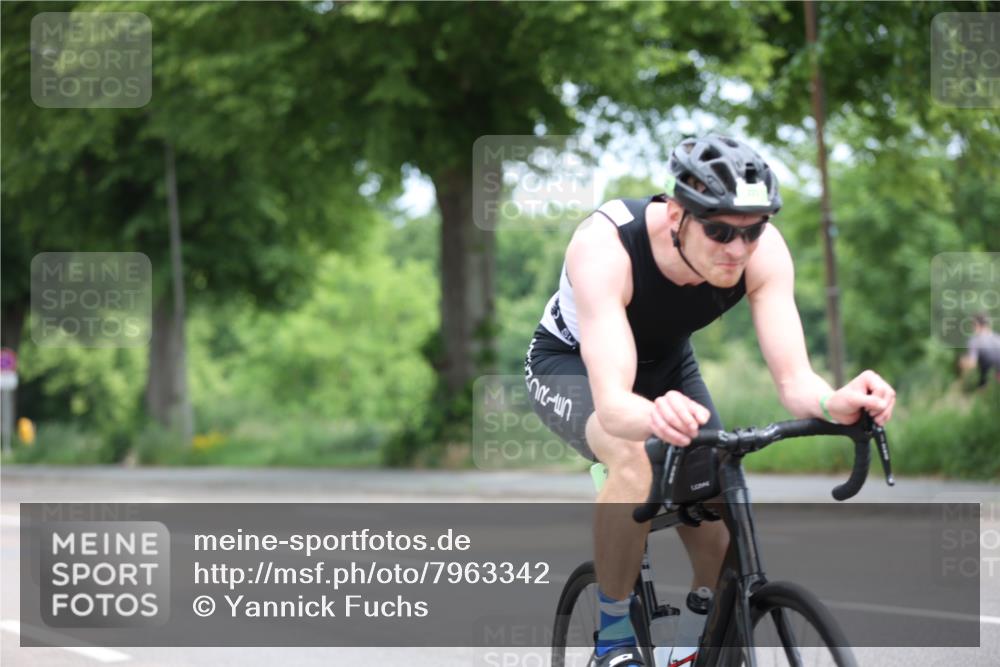 15.06.2025 - 7 Türme Triathlon Yannick Fuchs http://msf.ph/oto/7963342 15.06.2025 11:09:26 Radfahren 232 meine-sportfotos.de