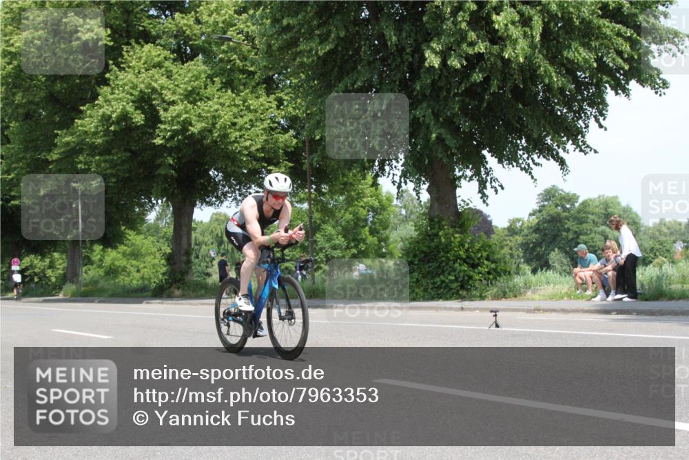 15.06.2025 - 7 Türme Triathlon Yannick Fuchs http://msf.ph/oto/7963353 15.06.2025 12:50:00 Radfahren  meine-sportfotos.de
